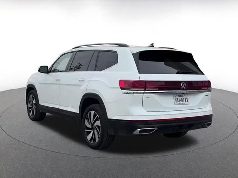 Used 2025 Volkswagen Atlas SE image 11