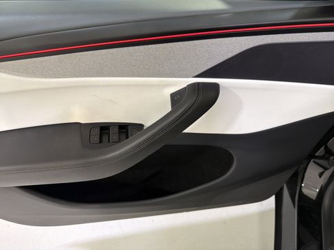 Used 2026 Tesla Model Y 2WD image 15