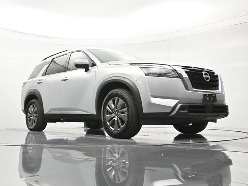 Certified 2024 Nissan Pathfinder SV FWD image 37