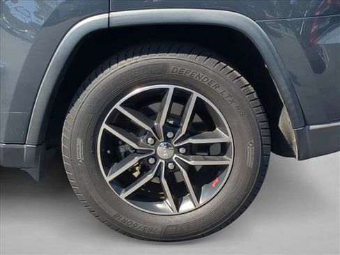 Used 2017 Jeep Grand Cherokee Trailhawk w/ Trailhawk Luxury Group AWD/4WD image 18