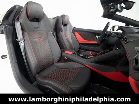 Used 2023 Lamborghini Huracan EVO image 37