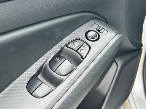 Used 2025 Nissan Altima 2.5 SV FWD image 21