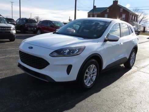 Certified 2021 Ford Escape SE image 3