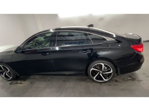 Used 2022 Honda Accord Sport image 6