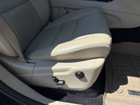 Used 2017 Jeep Grand Cherokee Limited w/ Luxury Group II image 26