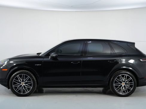 Used 2024 Porsche Cayenne image 52