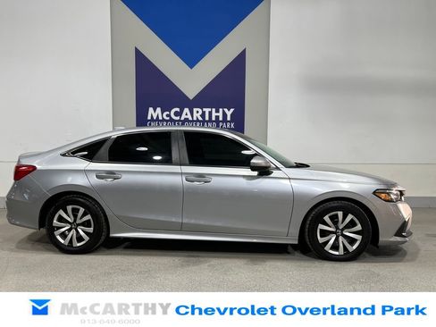 Used 2022 Honda Civic LX image 4