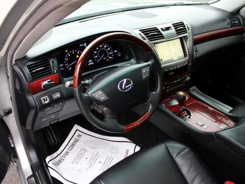 Used 2007 Lexus LS 460 Luxury image 18