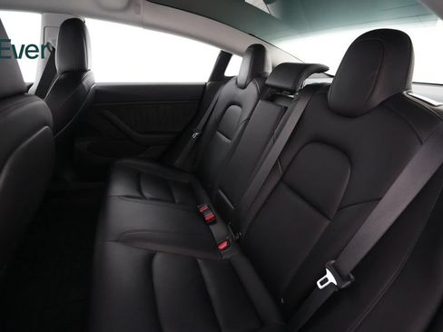 Used 2018 Tesla Model 3 Mid Range RWD image 22