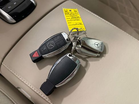 Used 2017 Mercedes-Benz S 550 Sedan image 36