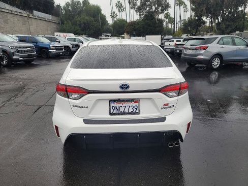 Used 2024 Toyota Corolla Hybrid Sedan image 7