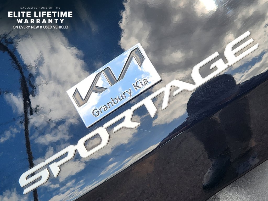 Certified 2026 Kia Sportage EX w/ EX Panorama Roof Package FWD image 6