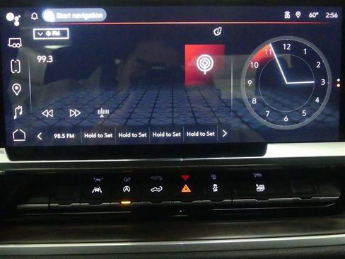 Used 2025 GMC Sierra 1500 SLT image 11