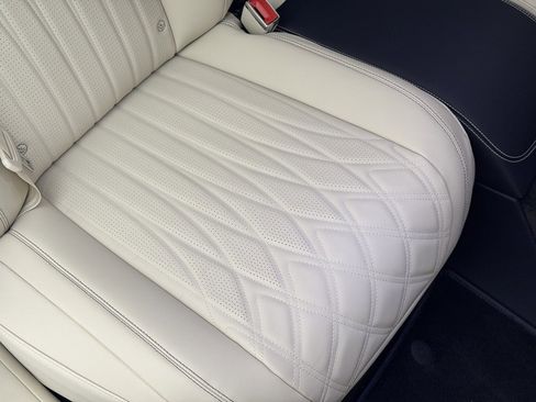 New 2026 Bentley Flying Spur Azure image 57