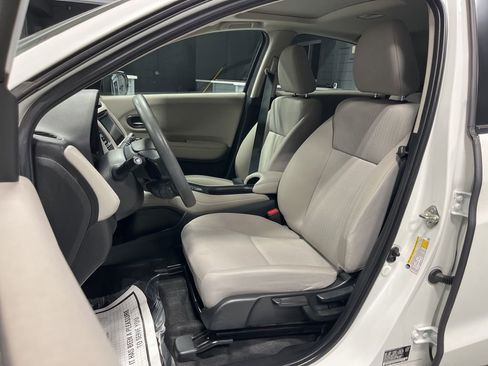 Used 2018 Honda HR-V EX image 19
