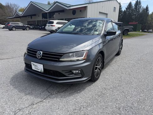 Used 2018 Volkswagen Jetta Wolfsburg Edition FWD image 1
