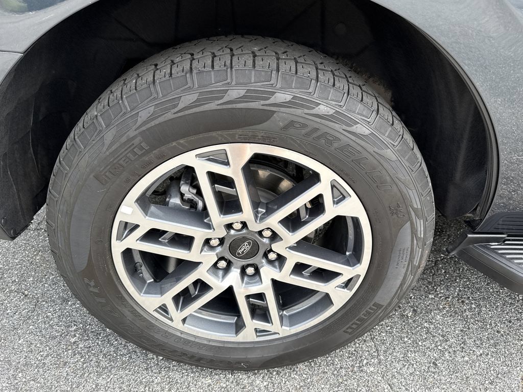 Used 2025 Ford Expedition Active AWD/4WD image 17