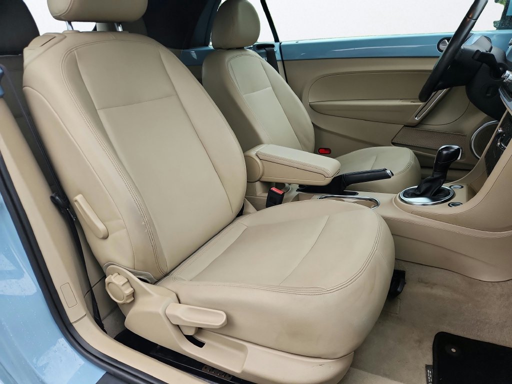 Used 2013 Volkswagen Beetle 2.5 FWD image 22