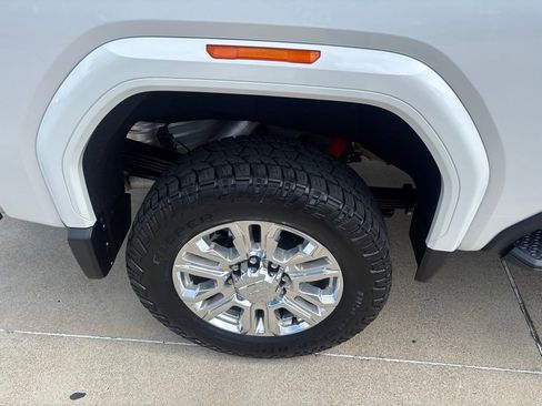 Used 2022 GMC Sierra 2500 Denali w/ Denali Ultimate Package AWD/4WD image 11