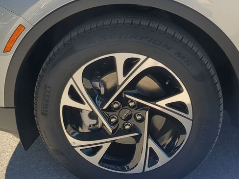 New 2026 Lincoln Nautilus Premier w/ Equipment Group 102A image 9