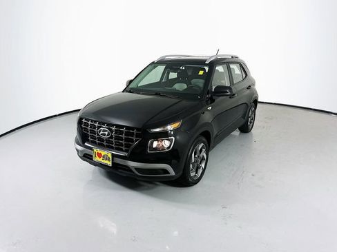 Used 2025 Hyundai Venue SEL image 5