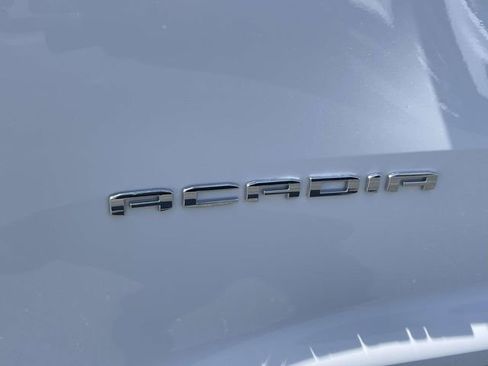 Certified 2025 GMC Acadia Elevation FWD image 9