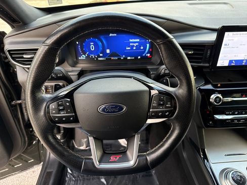 Certified 2022 Ford Explorer ST w/ ST Street Pack image 14