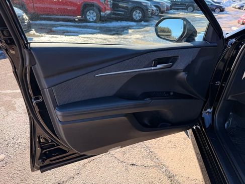 Used 2025 Toyota Camry XLE image 22