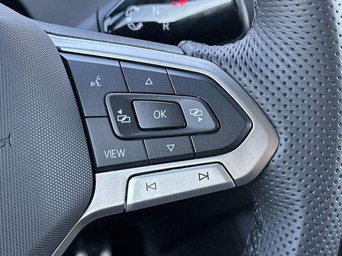 New 2026 Volkswagen Tiguan SE R-Line FWD image 12