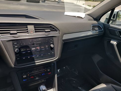 Used 2023 Volkswagen Tiguan SE FWD image 19