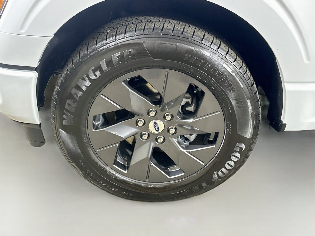 Used 2025 Ford F150 STX w/ Equipment Group 200A RWD image 8