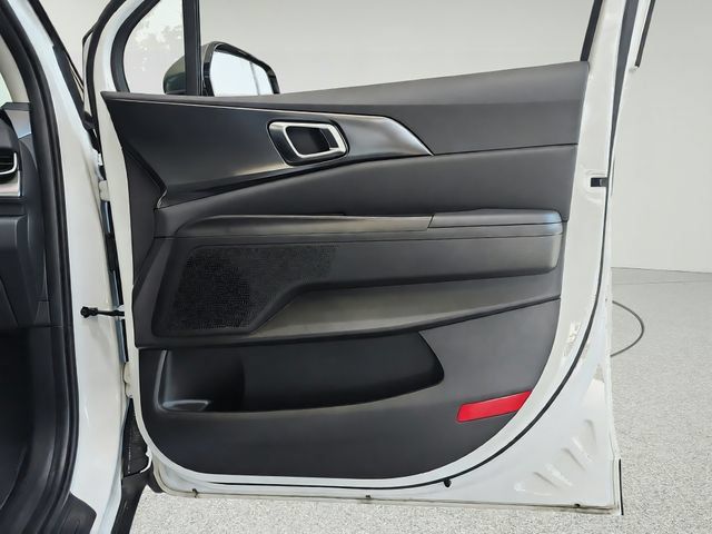 Certified 2026 Kia Carnival SX w/ SX Dark Edition Package FWD image 27
