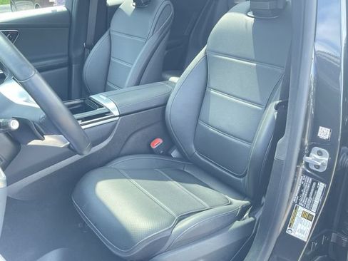 Used 2024 Mercedes-Benz GLC 300 4MATIC image 20