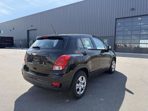 Used 2018 Chevrolet Trax LS image 3