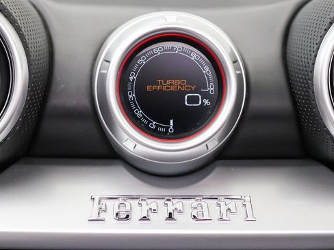 Used 2017 Ferrari California T RWD image 43