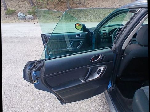 Used 2005 Subaru Outback 2.5i image 9