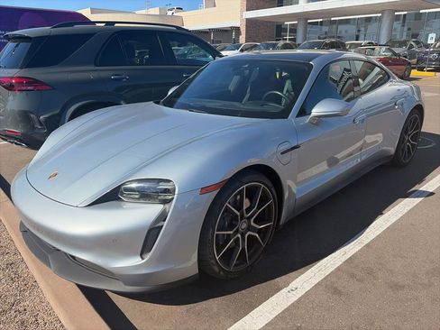 Used 2024 Porsche Taycan image 9
