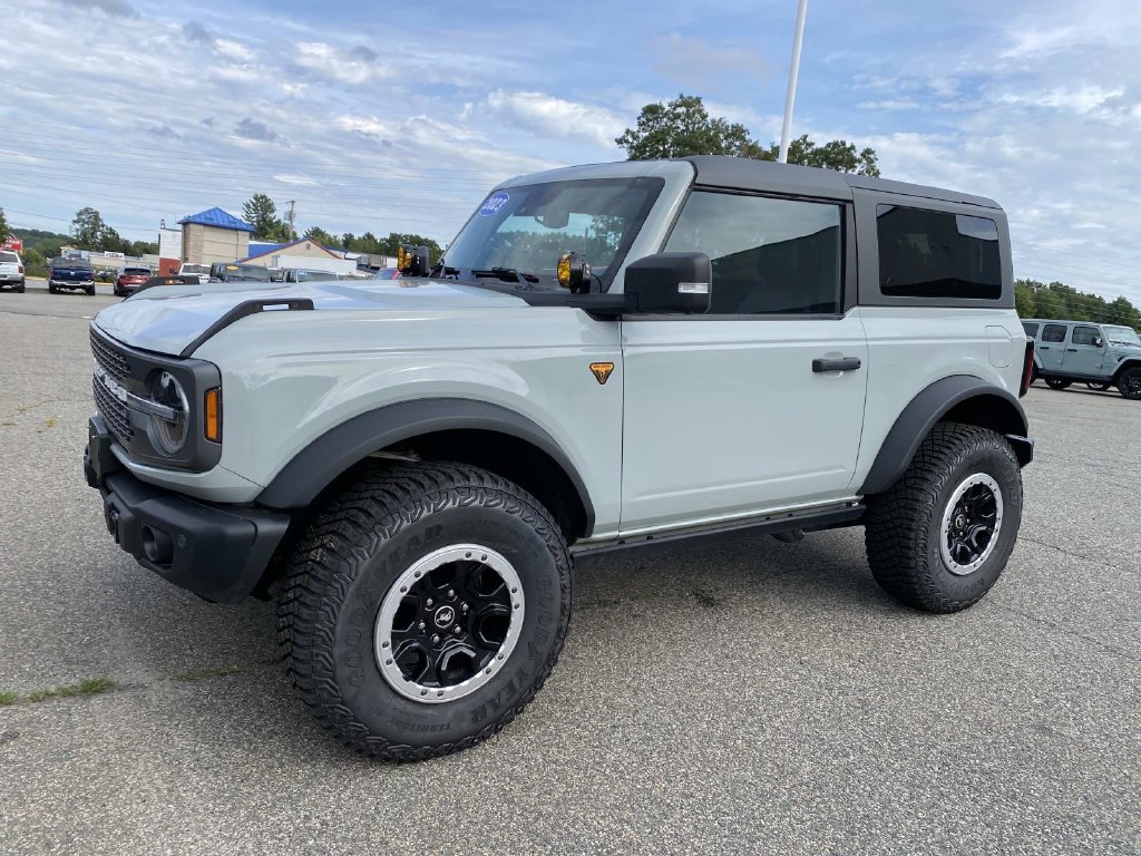 Used 2023 Ford Bronco Badlands w/ Sasquatch Package AWD/4WD image 8
