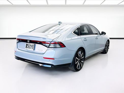 Used 2023 Honda Accord Touring image 4
