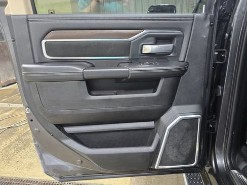 Used 2022 RAM 2500 Laramie AWD/4WD image 14