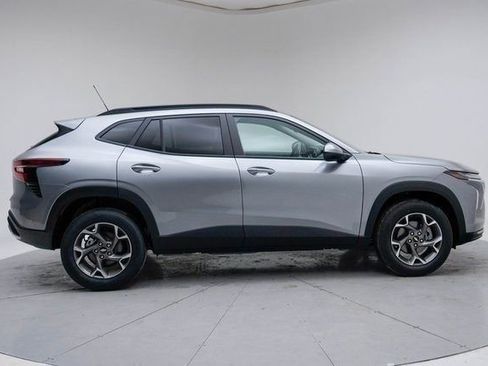 New 2026 Chevrolet Trax LT w/ Driver Confidence Package FWD image 9