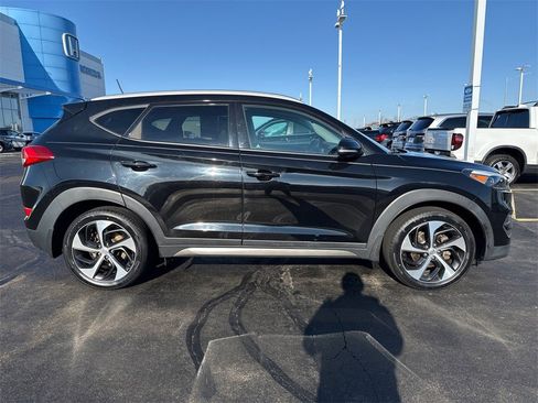 Used 2016 Hyundai Tucson Sport image 4