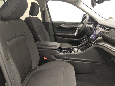 Used 2022 Jeep Grand Cherokee L Laredo w/ Luxury Tech Group I image 21