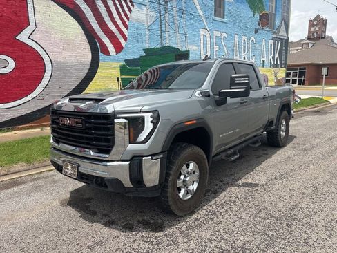 Used 2024 GMC Sierra 2500 Pro w/ Convenience Package AWD/4WD image 2