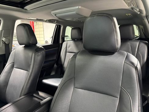 Used 2018 Toyota Highlander Limited AWD/4WD image 17