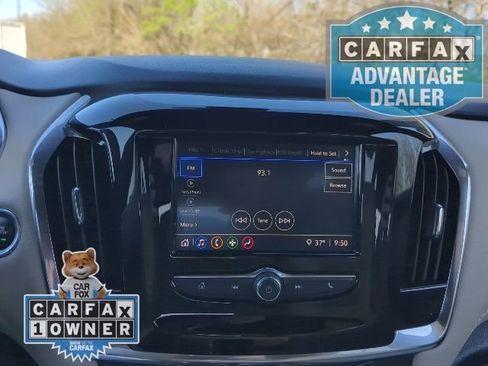 Used 2023 Chevrolet Traverse LS image 6