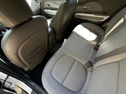 Used 2016 Kia Soul EV + w/ Sun & Fun Package FWD image 15