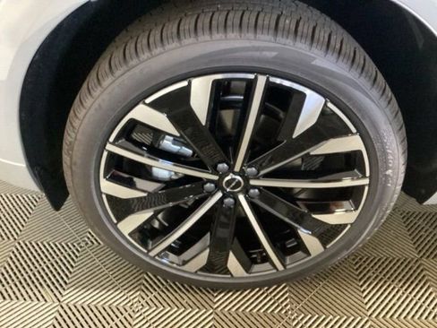 New 2026 Volvo XC60 B5 Ultra w/ Protection Package Premier image 8