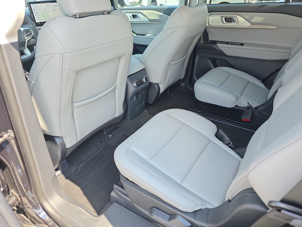 New 2026 Ford Explorer Active w/ Active Comfort Package RWD image 29