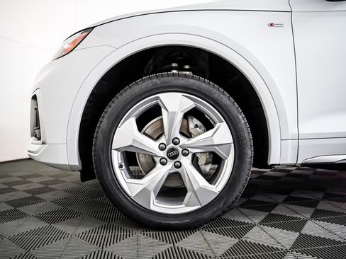 Certified 2025 Audi Q5 2.0T Premium Plus w/ Premium Plus Package image 6